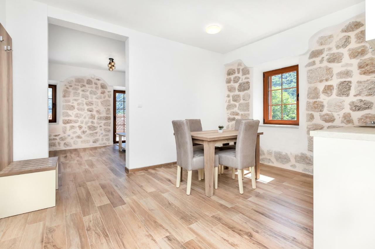 Apartments Mezini 11 コトル エクステリア 写真